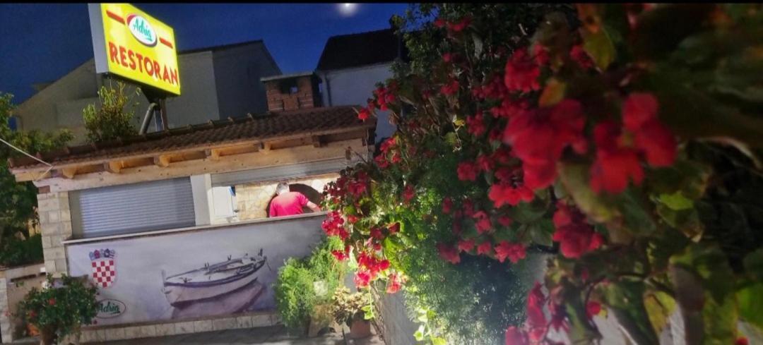 Apartments Ars Vivendi Trogir Bagian luar foto